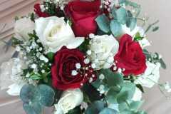 Red and white rose bouquet classic romantic flower design Colombo