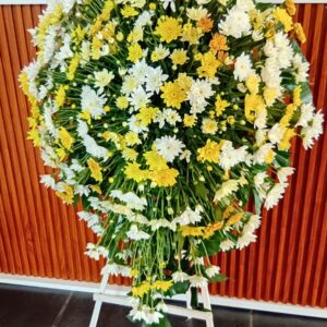 STAND WREATH