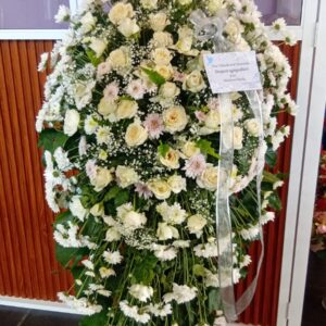 ROSES STAND WREATH